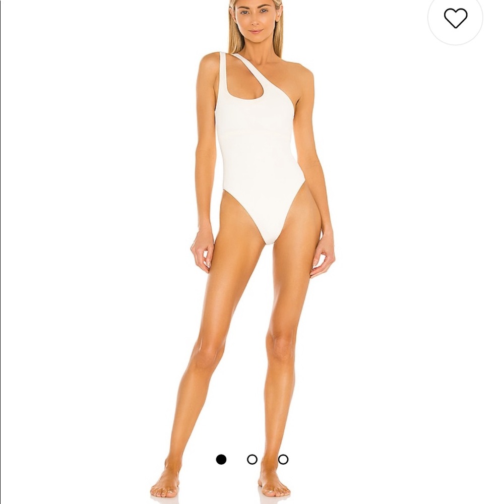 Phoebe One Piece Bikini in Cream
L*SPACE